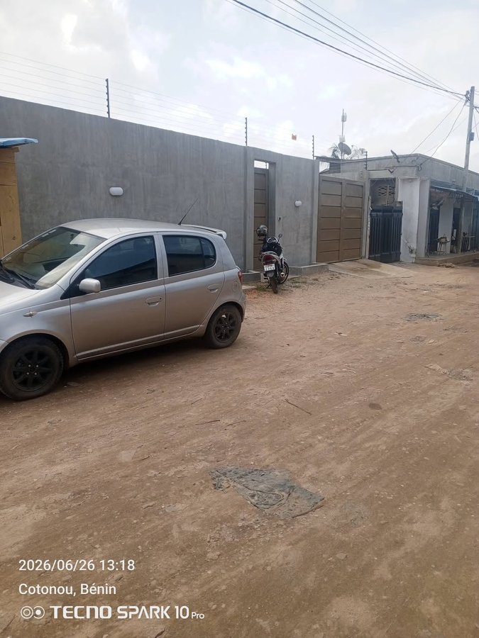 Villa luxueuse de 3 chambres avec cour gazonnée et garage spacieux