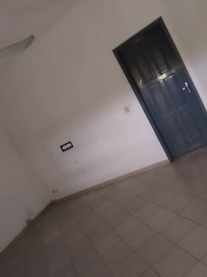 Appartement 2 pièces avec entrée personnelle et sanitaires modernes