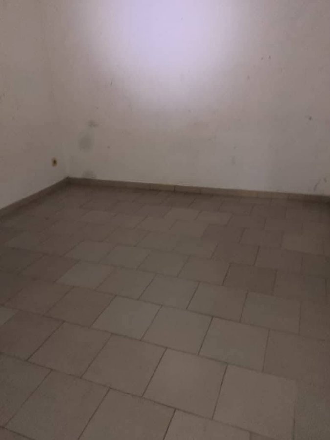 Appartement 2 pièces avec entrée personnelle et sanitaires modernes