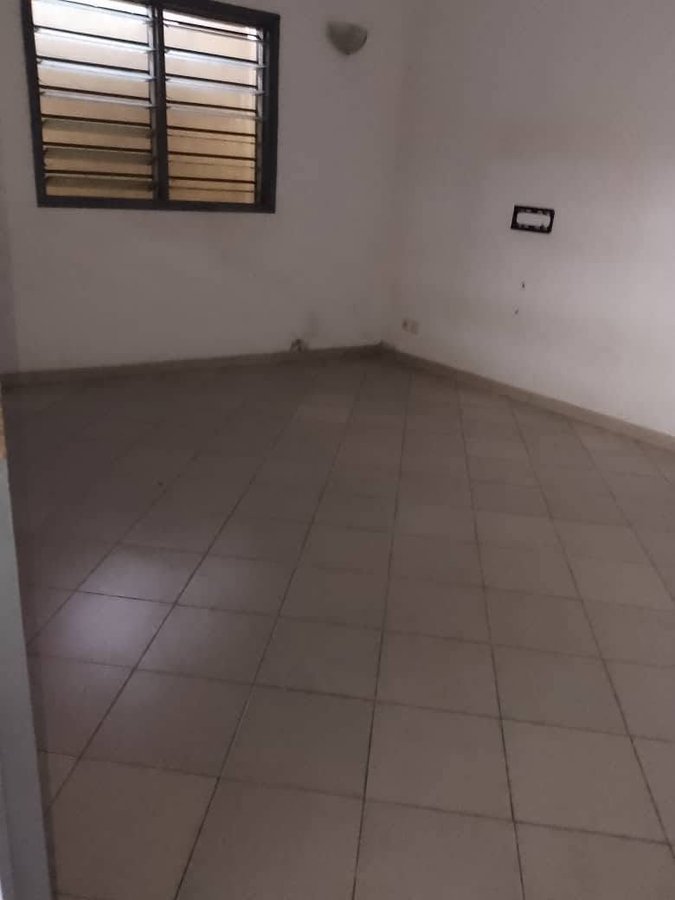 Appartement 2 pièces avec entrée personnelle et sanitaires modernes