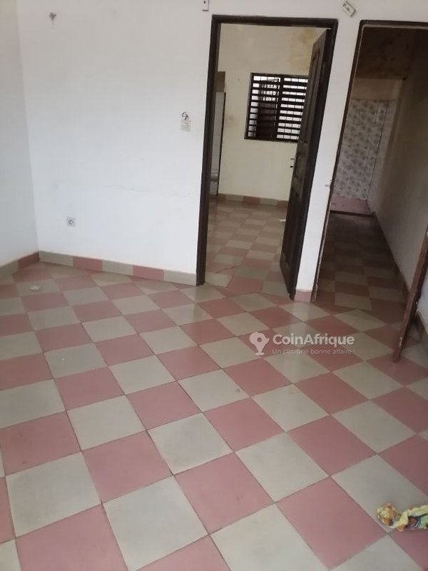 Villa cosy avec salon et sanitaires à louer - Proximité immédiate des commodités