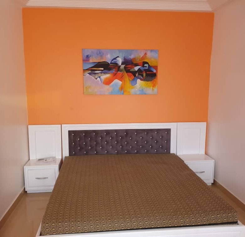 Appartement meublé d'une pièce avec climatisation et proximité immédiate de la plage