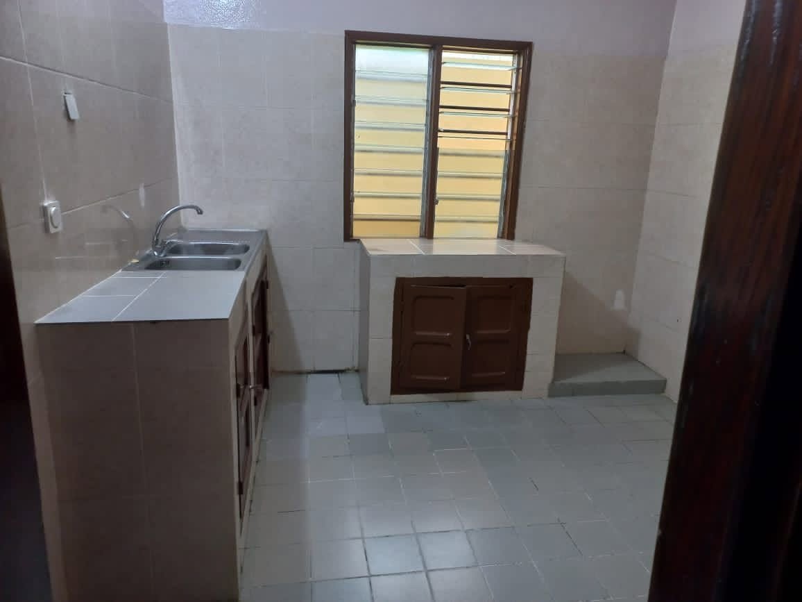 Maison spacieuse de 4 pièces avec entrée personnelle et garage double