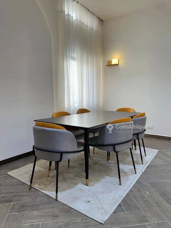 Appartement meublé haut standing de 3 pièces avec climatisation et équipements premium