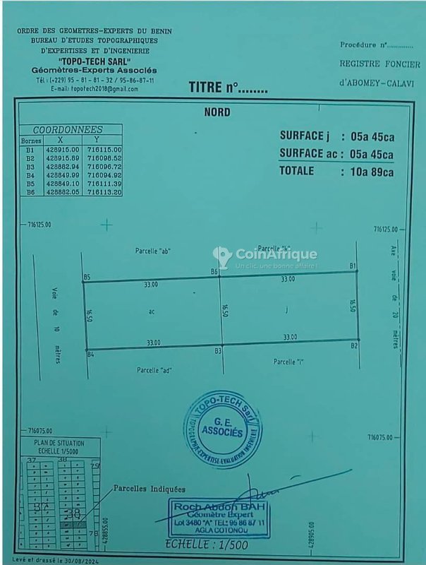 Terrain clôturé de 1089 m² avec accès à deux rues et proximité des commodités