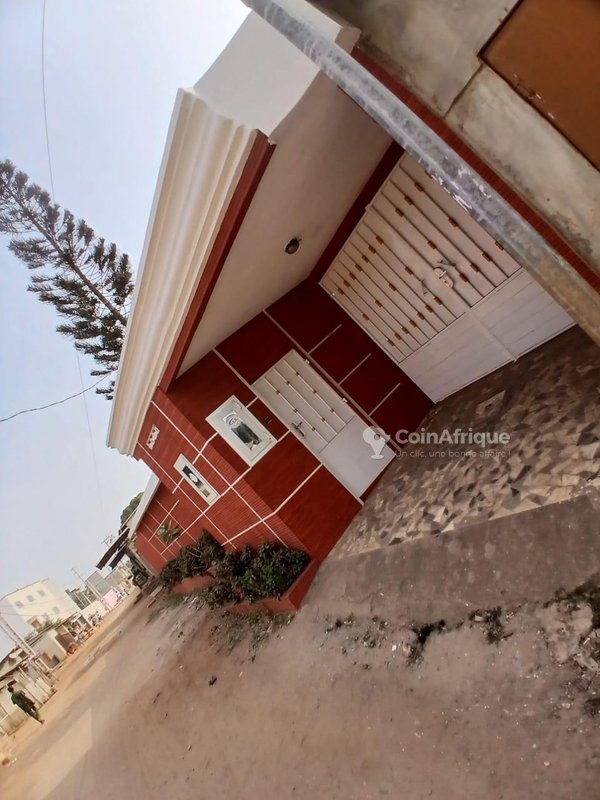 Villa luxueuse de 4 pièces avec climatisation et sanitaires haut standing