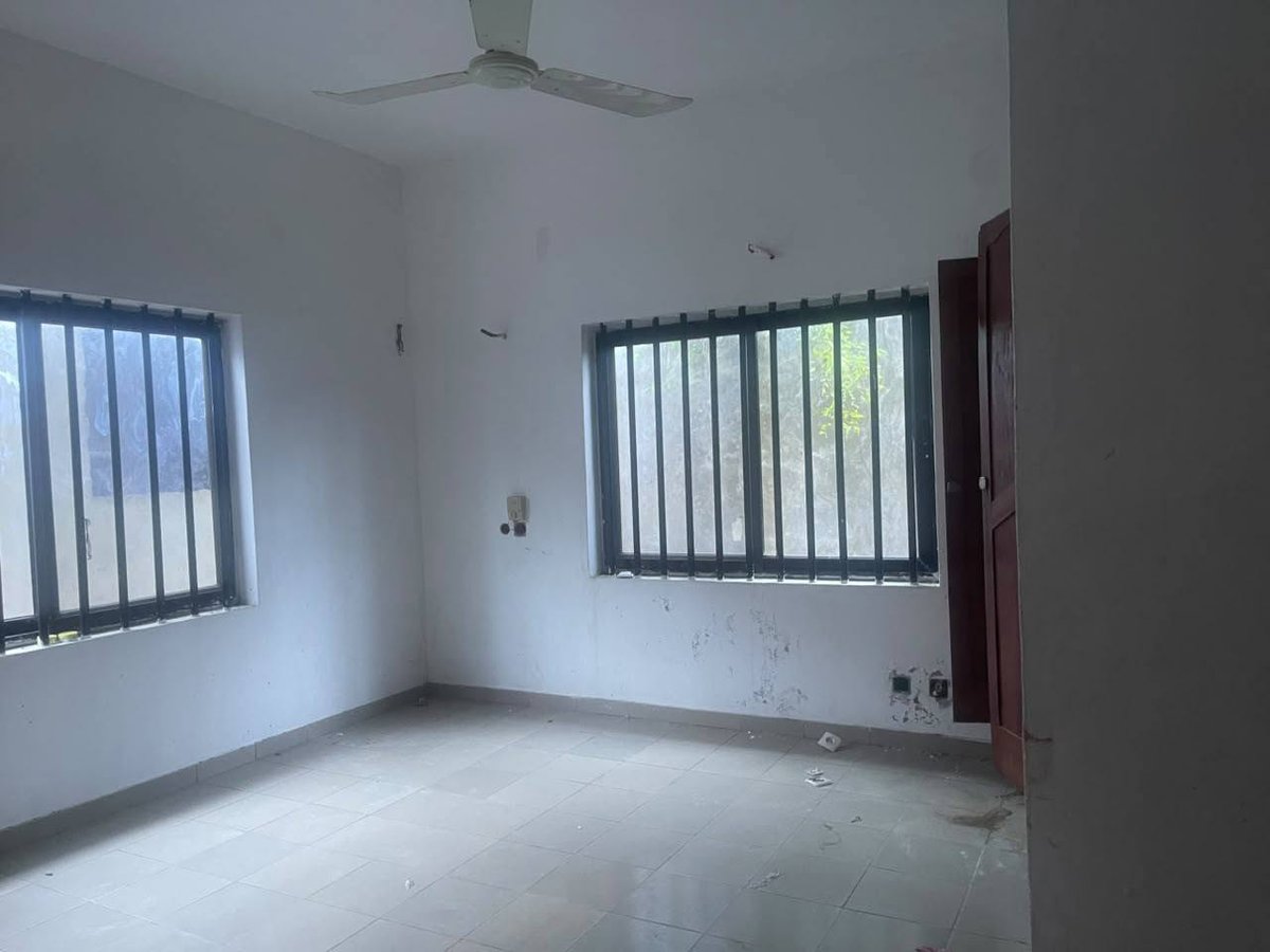 Villa luxueuse de 5 pièces avec garage spacieux et baignoire