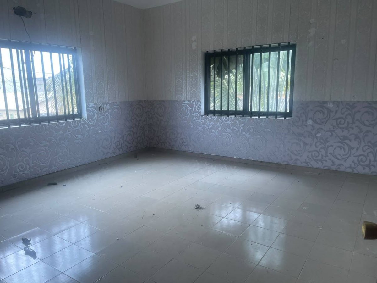 Villa luxueuse de 5 pièces avec garage spacieux et baignoire