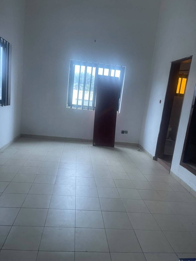 Villa luxueuse de 5 pièces avec garage spacieux et baignoire
