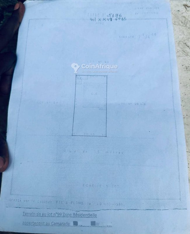 Terrain stratégique de 774 m² avec titre foncier en zone résidentielle privilégiée