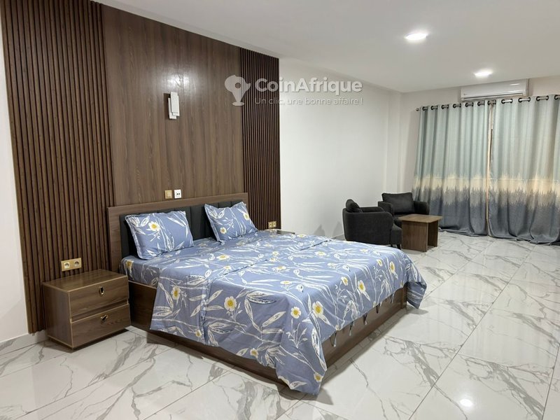 Appartement meublé de 3 pièces avec terrasse offrant une vue imprenable sur la mer