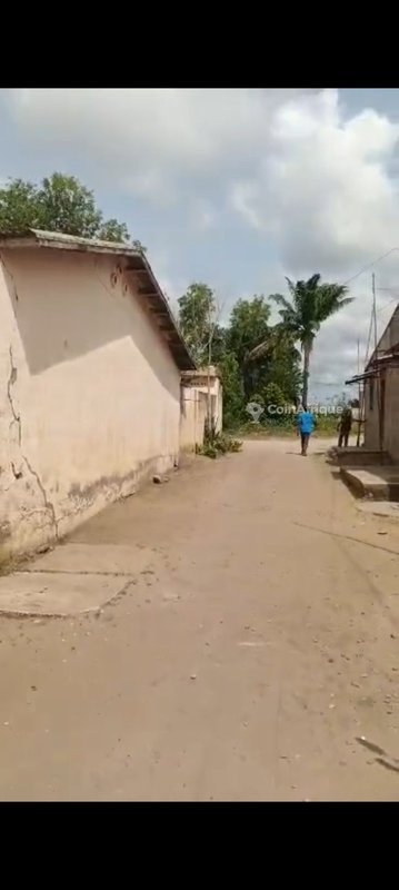 Maison spacieuse de 3 pièces avec titre foncier personnel en angle de rue
