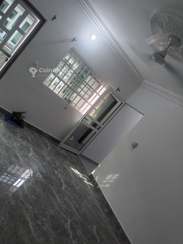 Appartement d'une pièce avec connexion haut débit et équipements modernes