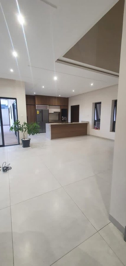 Villa luxueuse de 4 pièces avec piscine et équipements haut de gamme