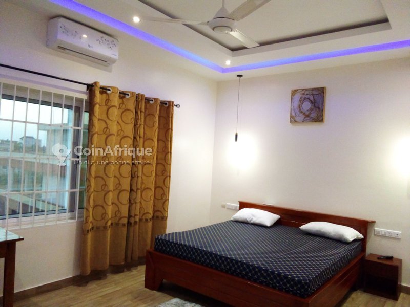 Appartement meublé d'une pièce avec grande terrasse et accès immédiat à la plage