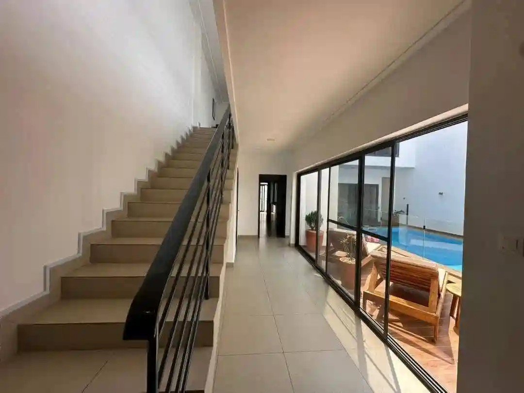 Villa luxueuse de 6 pièces avec piscine et équipements haut de gamme