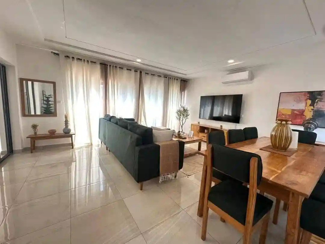 Villa luxueuse de 6 pièces avec piscine et équipements haut de gamme