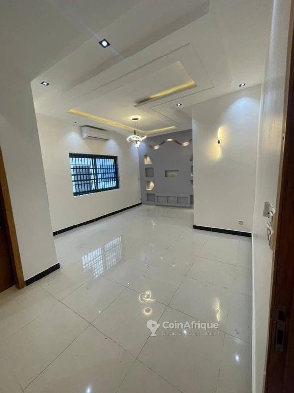 Villa luxueuse de 4 pièces avec climatisation intégrale et terrasse spacieuse