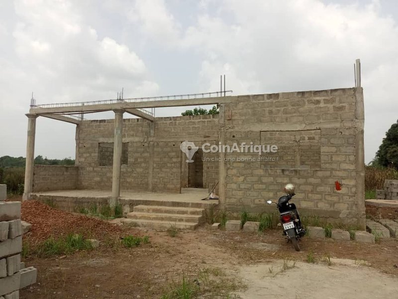 Villa spacieuse R+2 avec titre de propriété certifié et matériaux de construction inclus