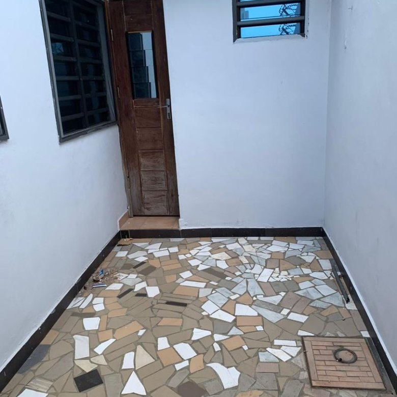 Villa moderne de 2 pièces avec garage et dépendance