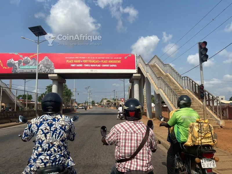 Terrain sécurisé de 450m² avec électricité disponible – Paiement flexible