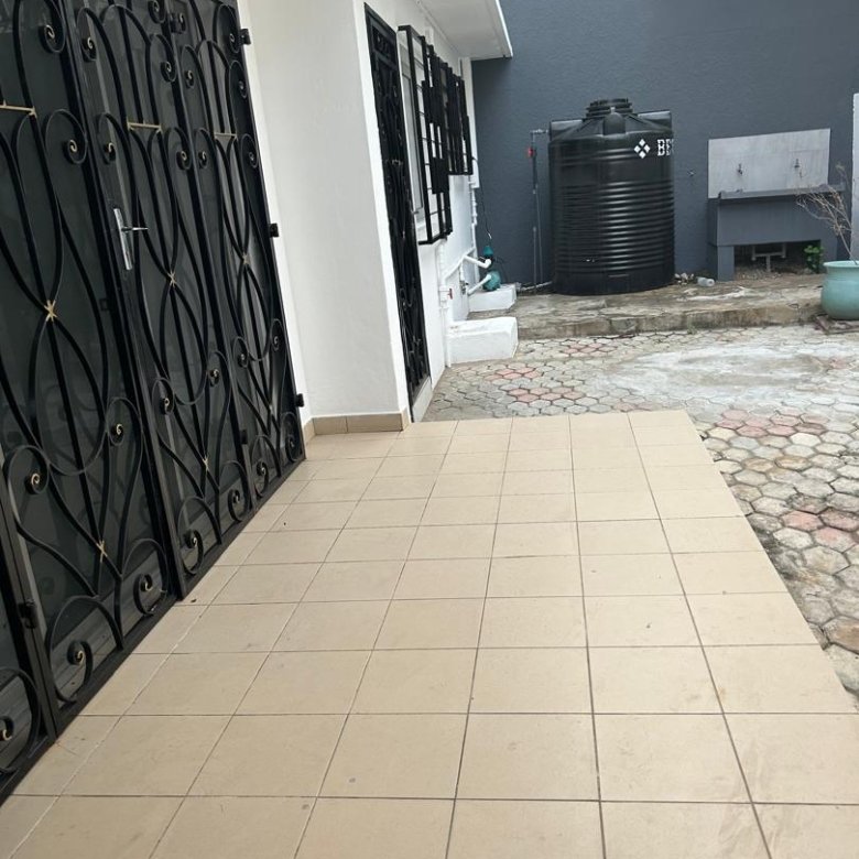 Villa luxueuse de 4 pièces avec jardin et garage spacieux