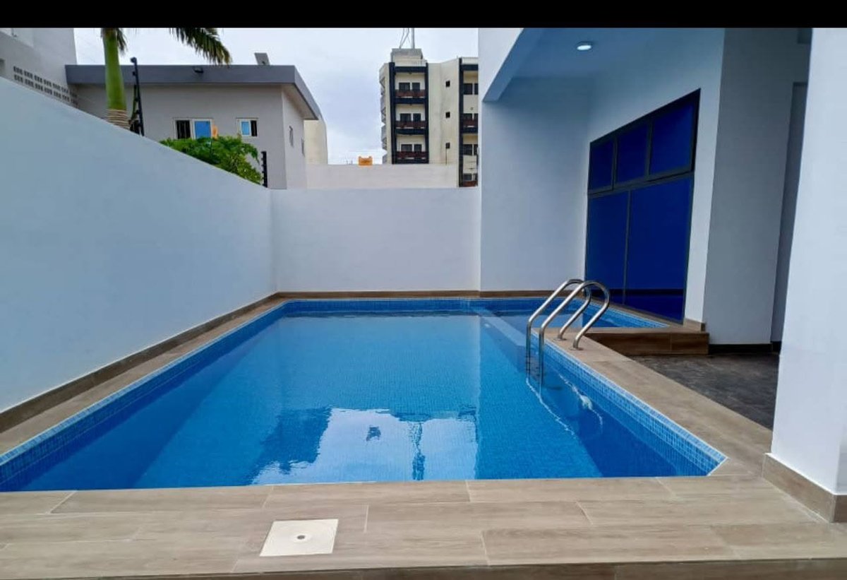 Villa luxueuse de 4 pièces avec piscine et jardin spacieux