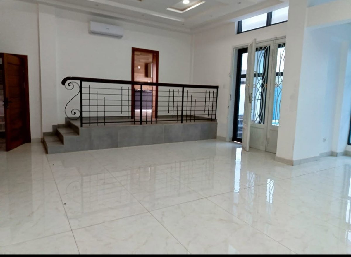 Villa luxueuse de 4 pièces avec piscine et jardin spacieux