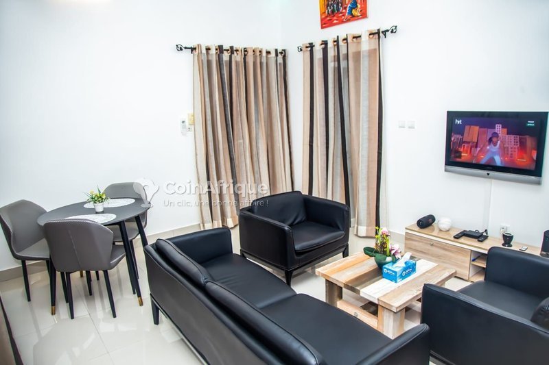 Appartement meublé 2 pièces avec garage personnel et services inclus