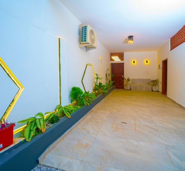 Villa luxueuse de 4 pièces avec terrasse panoramique et studios indépendants