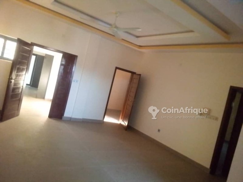 Bureau haut standing de 4 pièces avec parking et sécurité