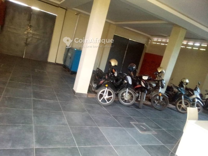 Bureau haut standing de 4 pièces avec parking et sécurité