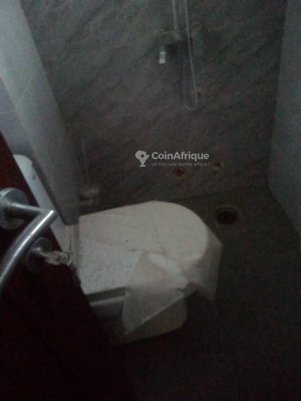 Bureau haut standing de 4 pièces avec parking et sécurité