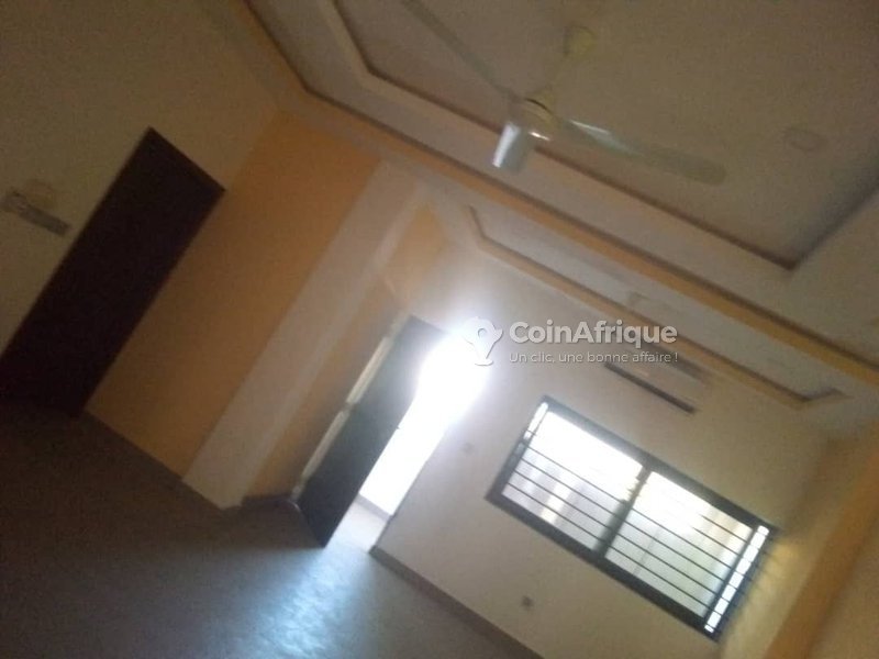 Bureau haut standing de 4 pièces avec parking et sécurité