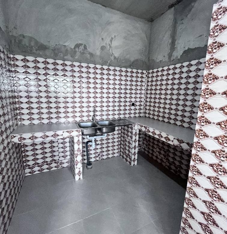 Appartement spacieux de 4 pièces avec sécurité 24/7 et balcons