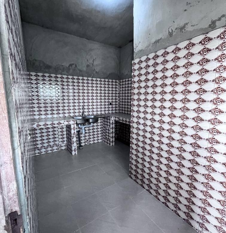 Appartement spacieux de 4 pièces avec sécurité 24/7 et balcons