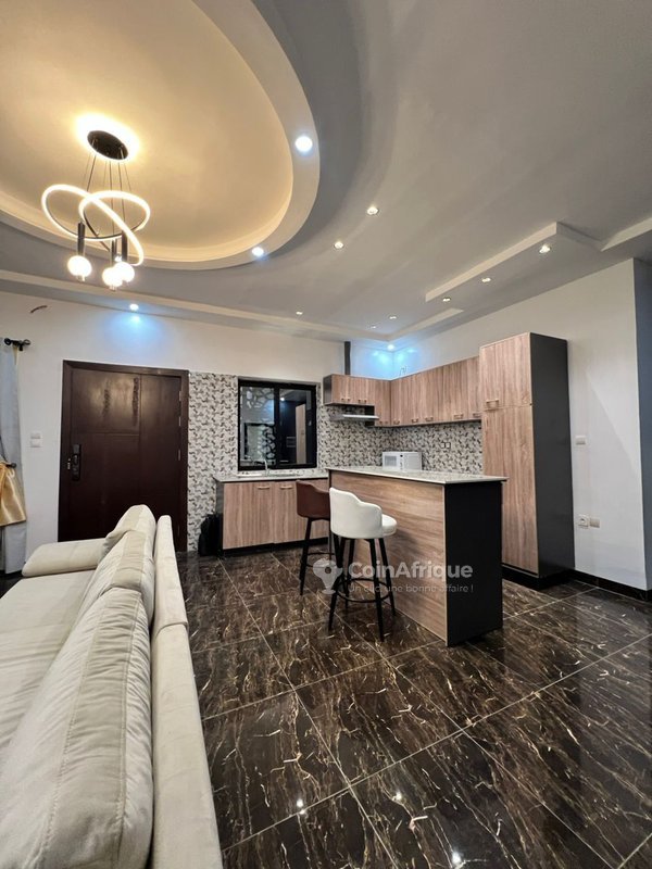 Appartement meublé de standing avec 3 pièces, climatisation et gardiennage 24h/24