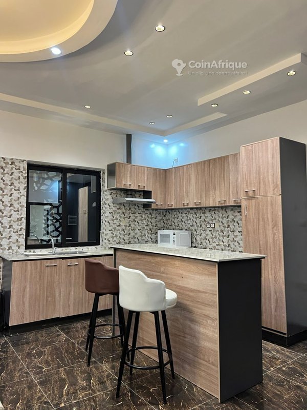 Appartement meublé de standing avec 3 pièces, climatisation et gardiennage 24h/24