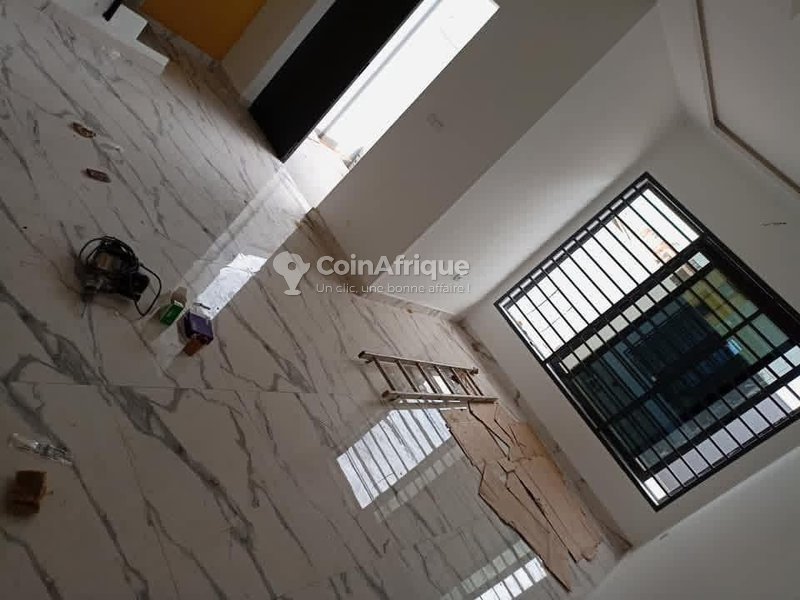 Villa Duplex Ultra Moderne avec 3 Chambres et Confort Luxueux
