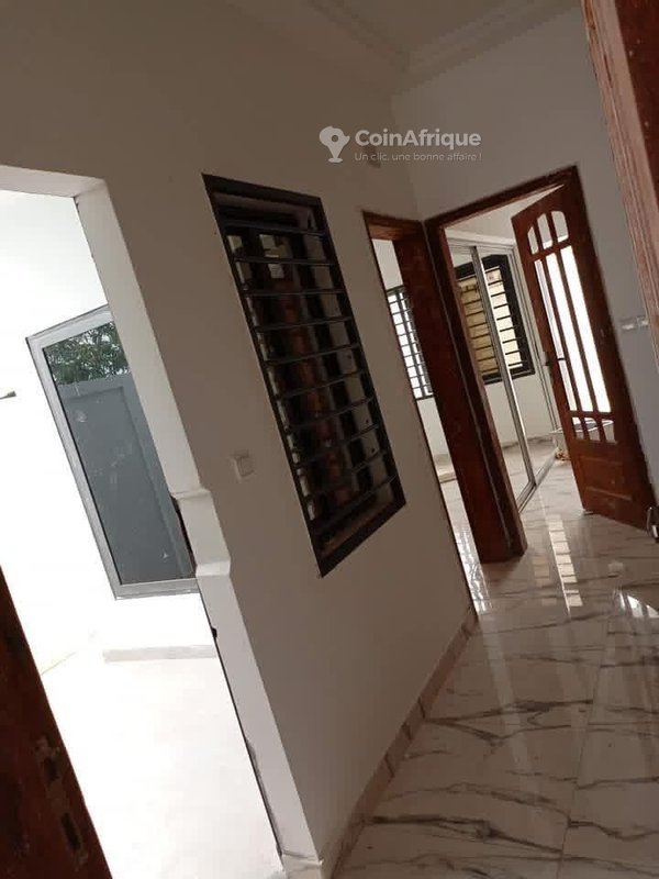 Villa Duplex Ultra Moderne avec 3 Chambres et Confort Luxueux