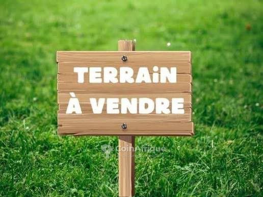 Terrain exceptionnel de 1000 m² avec documents disponibles et propriétaire résident