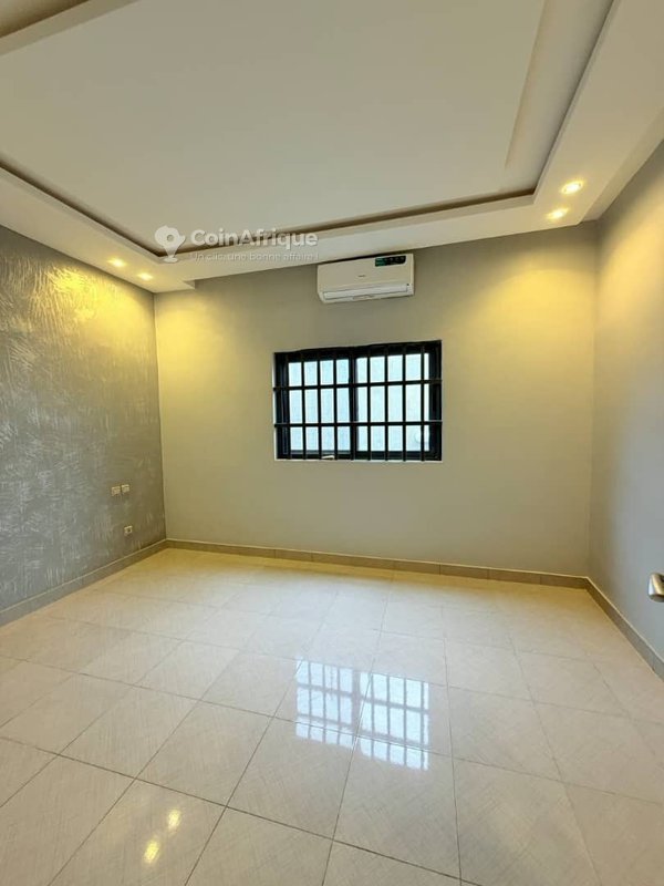 Villa luxueuse de 3 chambres avec climatisation et garage spacieux
