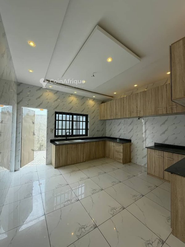Villa luxueuse de 3 chambres avec climatisation et garage spacieux