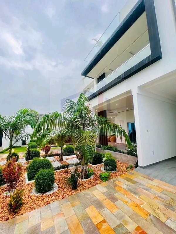 Villa luxueuse de 4 pièces avec rooftop et jardin à proximité de la plage