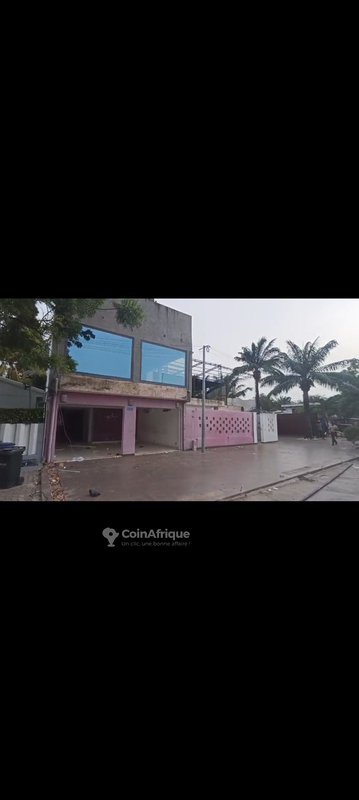 Magnifique propriété R+2 avec terrasse spacieuse et titre foncier personnel