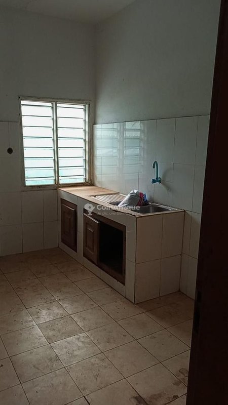 Villa spacieuse de 3 pièces avec véranda et titre foncier personnel