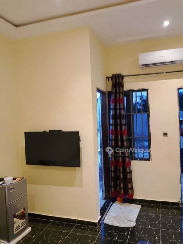 Appartement meublé d'une pièce avec climatisation et sécurité 24h/24