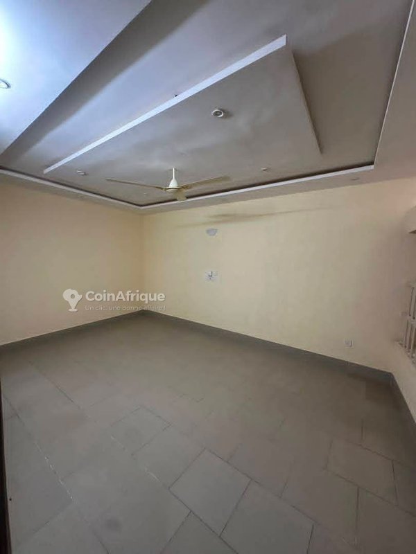 Villa luxueuse de 6 pièces avec piscine et vue sur mer