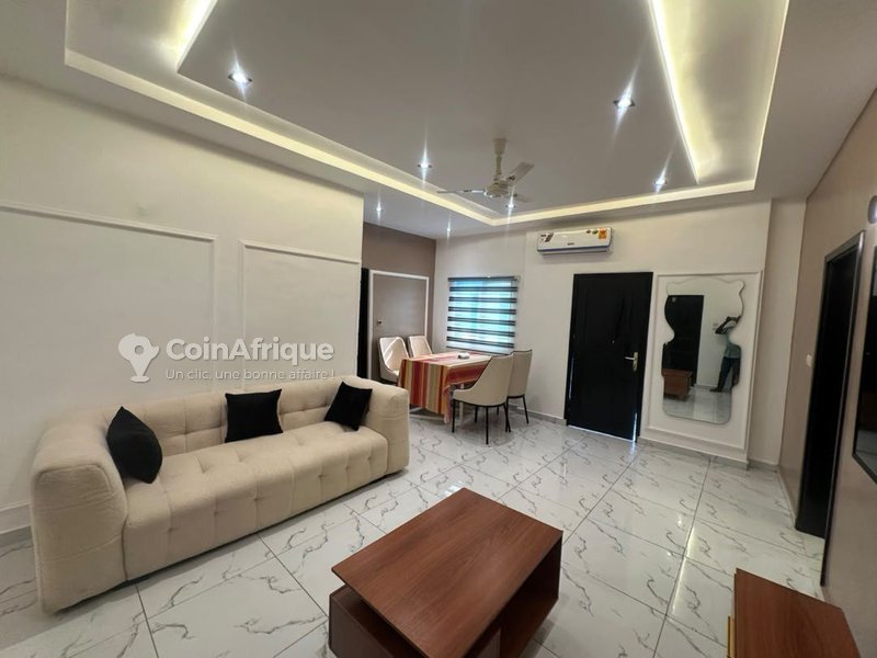 Appartement meublé climatisé avec 2 chambres et accès immédiat à la plage