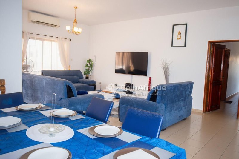 Appartement meublé de 3 pièces avec climatisation, équipements haut de gamme et espace détente
